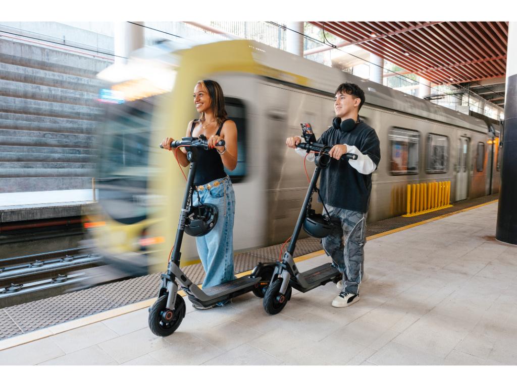 Elektricni Trotinet SEGWAY NINEBOT E3 E Silver